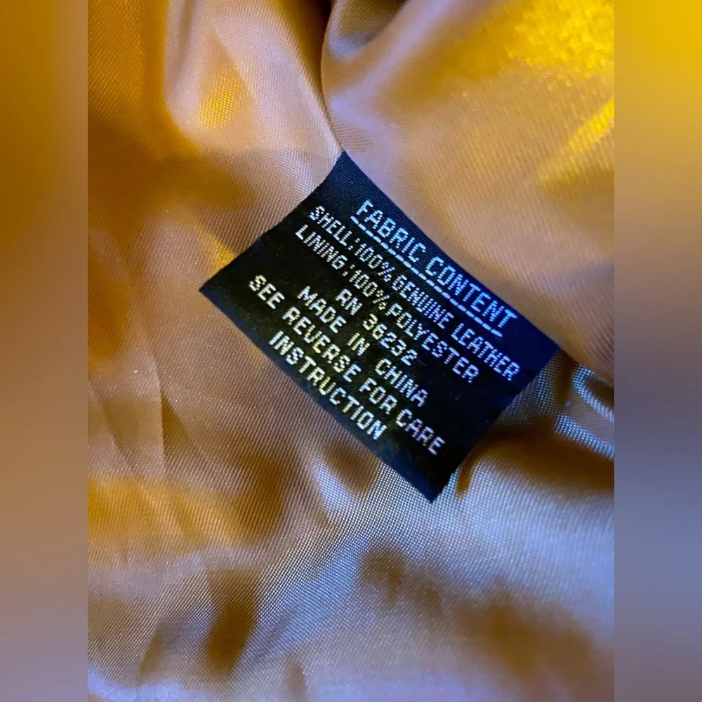 🤠🎶 EUC Women’s 100% Genuine Leather Fringe Jacket💯 - Picture 11 of 16